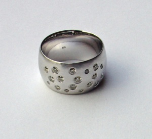 * Ring *Sternenhimmel* 18 Brillanten 0,78 ct