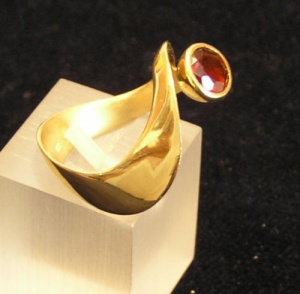 * Designer Ring RUBIN 0,54 CT 585er Gelbgold