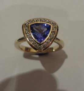 * Top TANSANIT Ring 1,87 ct 21 Brillanten 0,24 ct. "Makellos"