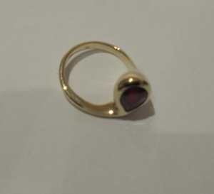 Extravagant: Rubin Ring 1,21 ct 585 Gelbold Einzelstück