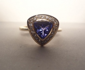 * Top TANSANIT Ring 1,87 ct 21 Brillanten 0,24 ct. "Makellos"